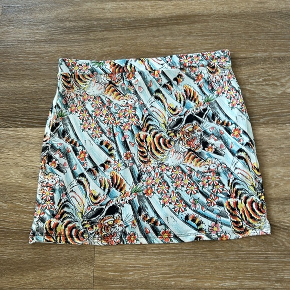 Ed Hardy mini skirt - Picture 7 of 7